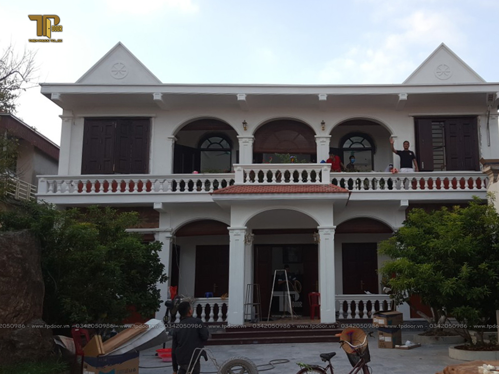 Lắp cửa biệt thự tại khu đô thị Nam Thăng Long